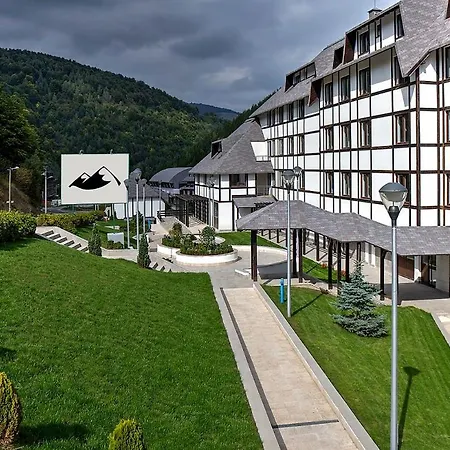 4r 250m From Gondola Apartment