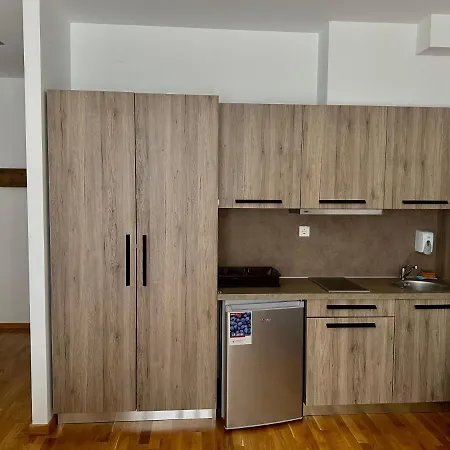 4r 250m From Gondola Apartment