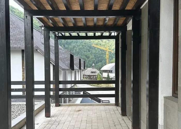 4r 250m From Gondola *